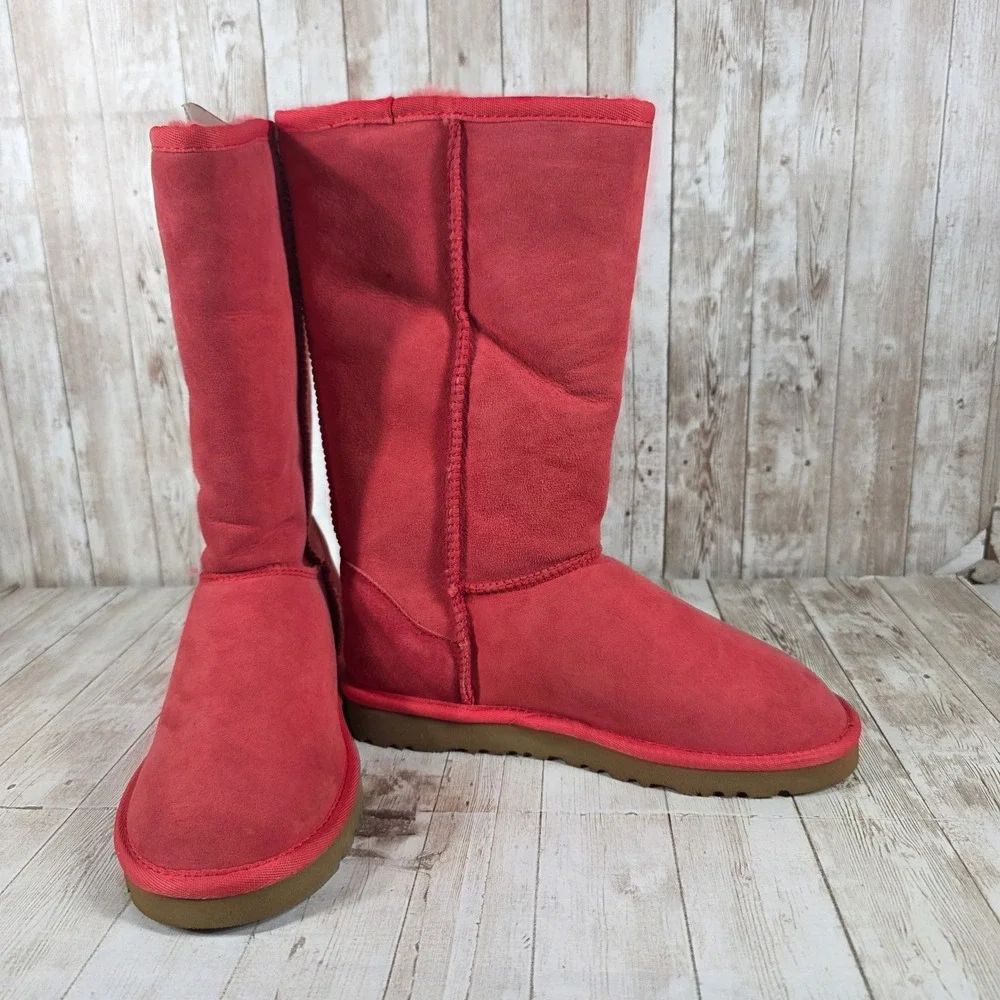 UGG Australia‎ Classic Tall II Red Suede Sheepskin Winter Boots Womens 8